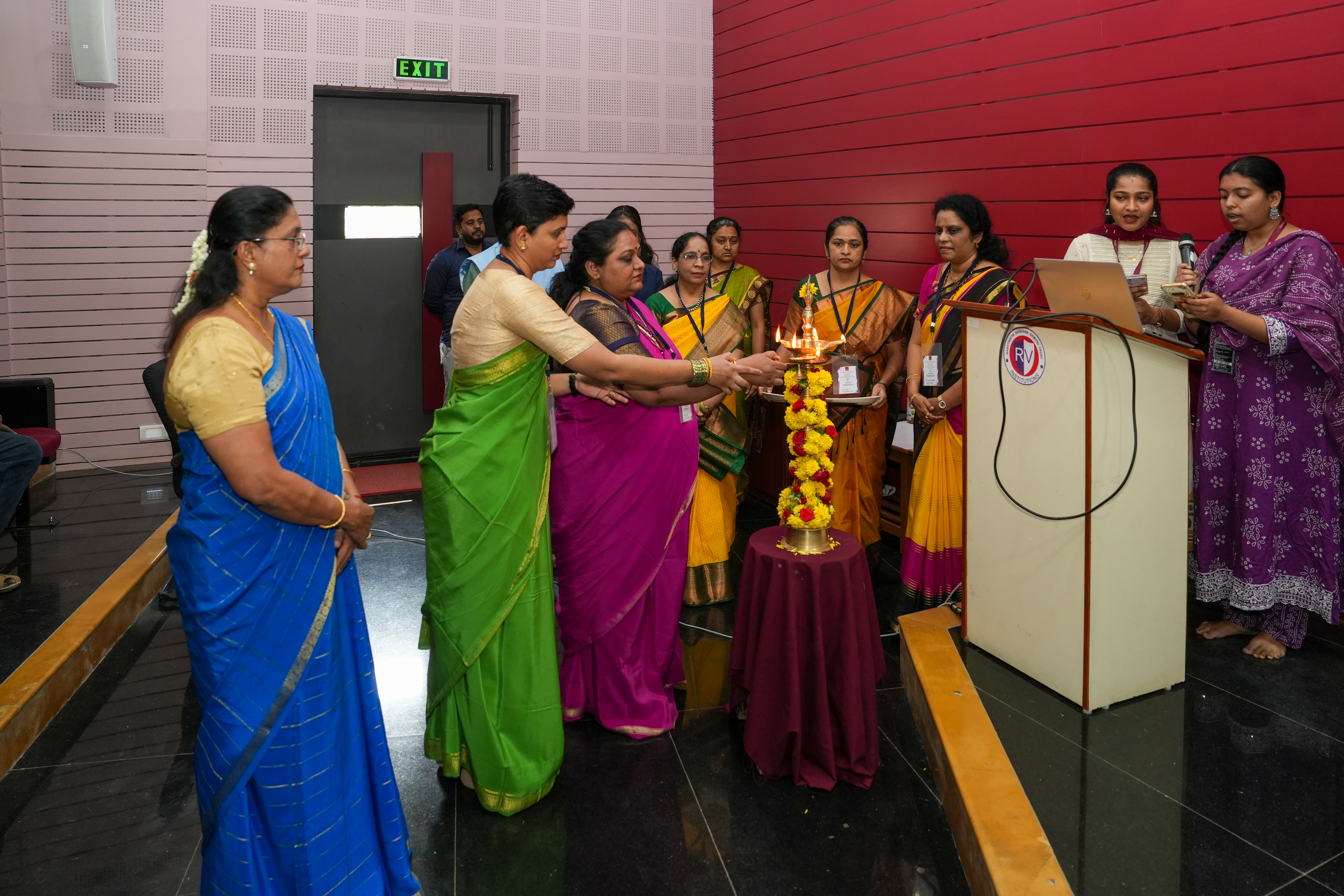 Conference Photo 03