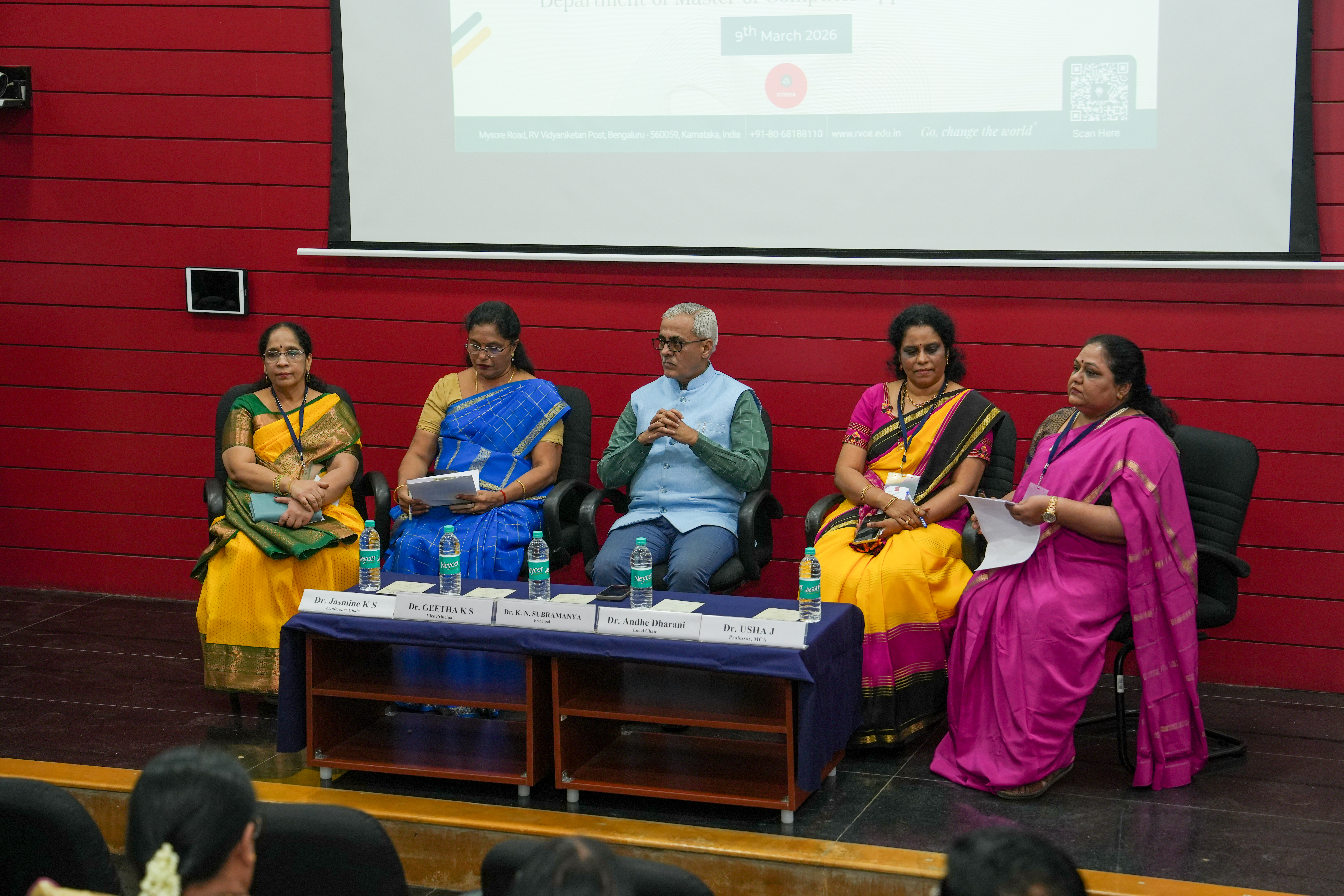 Conference Photo 04